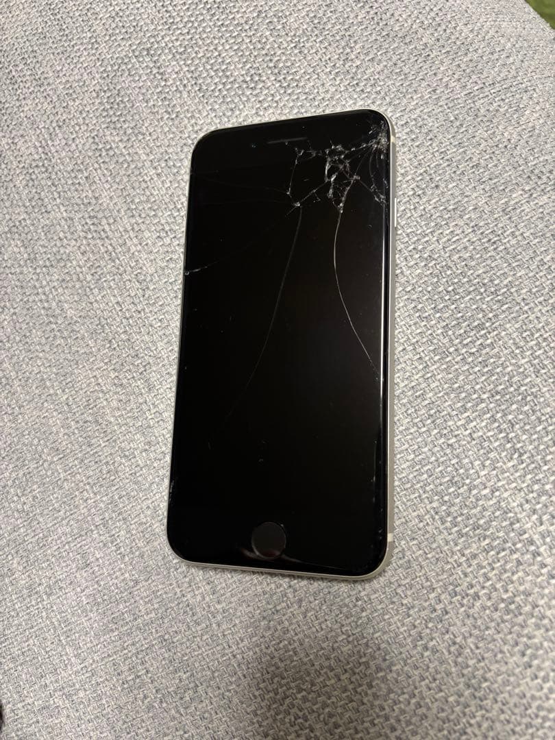 Apple iPhone SE 第三世代 128GB 画面ひび割れ