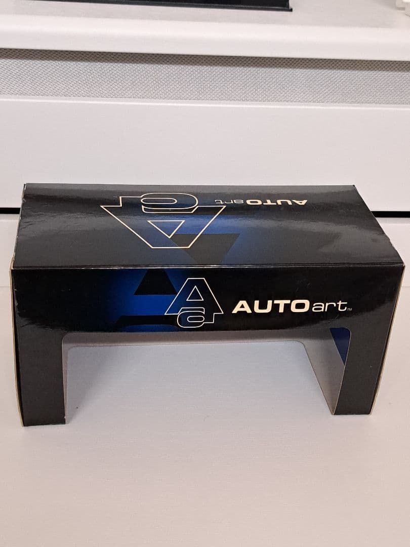 オートアート　スバル　レガシィ　B4 　1/43