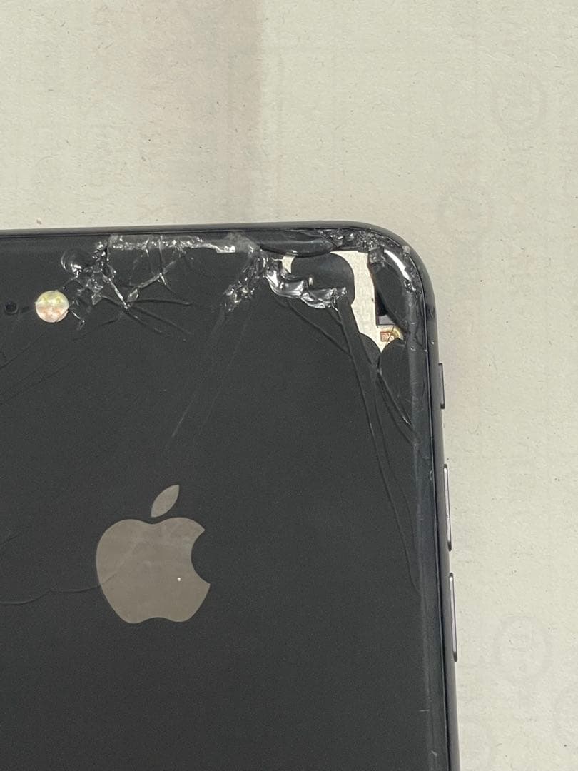ジャンク品　iPhone8 本体