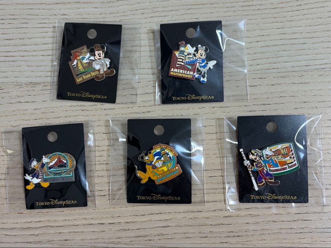 【ディズニーシー初期】　ピンバッジ ５点