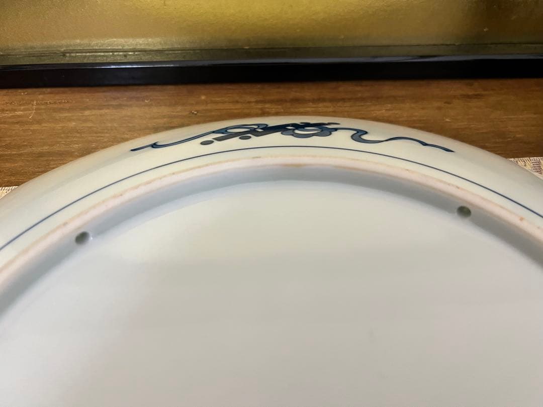 伊万里　松右衛門　飾り皿　大皿　色絵傘美人文大皿写し　近江八景之図　金彩