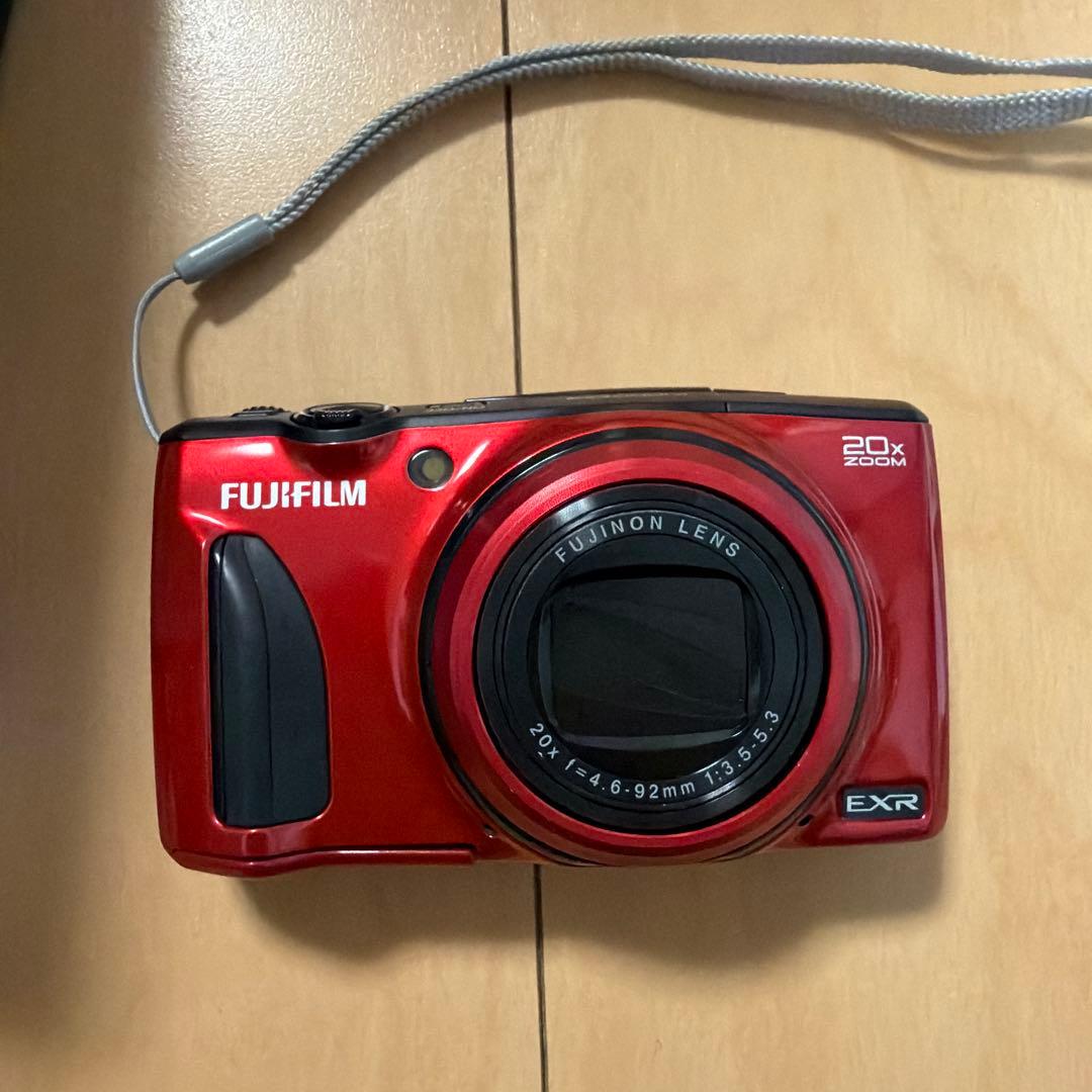 FUJIFILM FinePix F1000EXR 赤