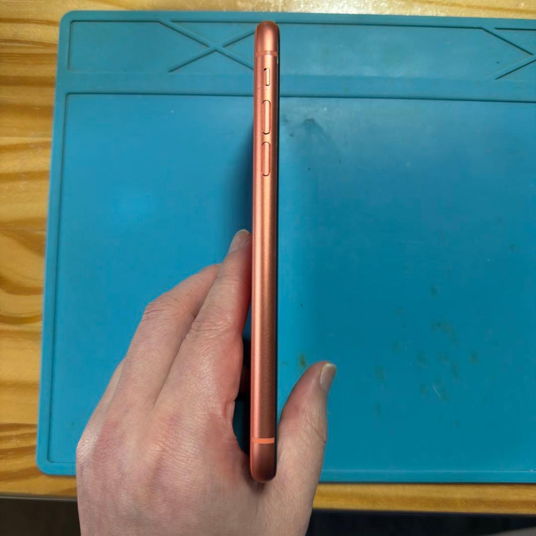 iPhone XR コーラル 64G SIMフリー バッテリー100%