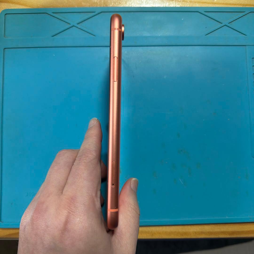 iPhone XR コーラル 64G SIMフリー バッテリー100%
