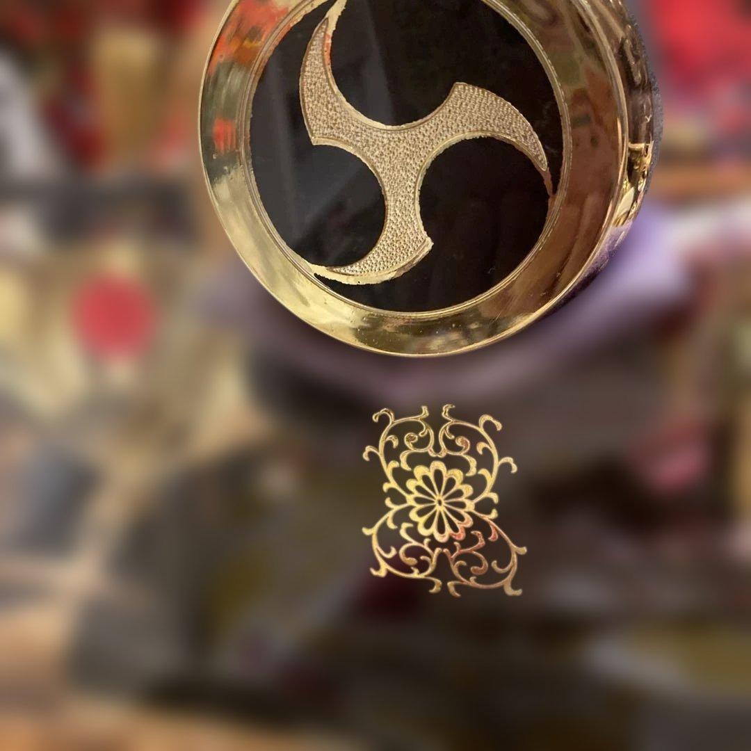 五月人形 武士の装束 金色の兜　若武者　兜　鎧　ガラスケース