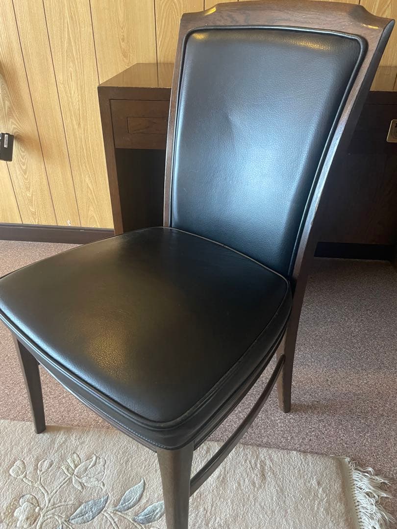 カリモク　ドマーニ