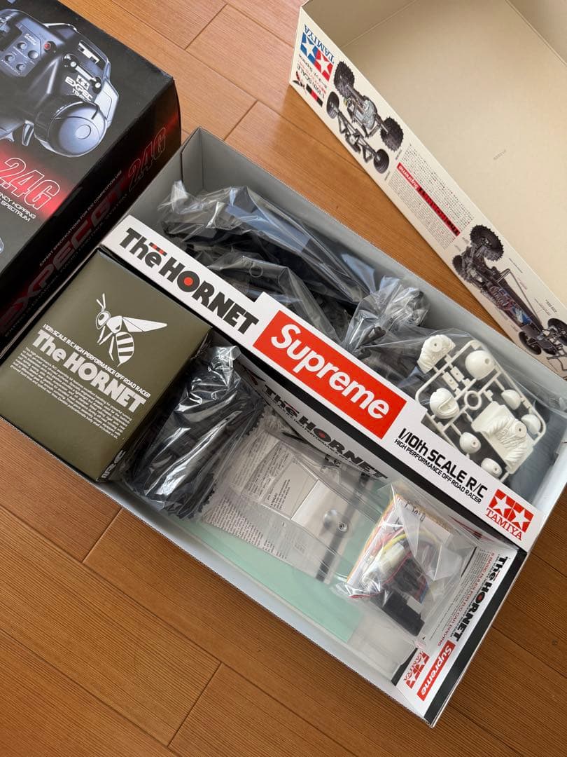 Supreme × Tamiya Hornet RC Car ラジコン