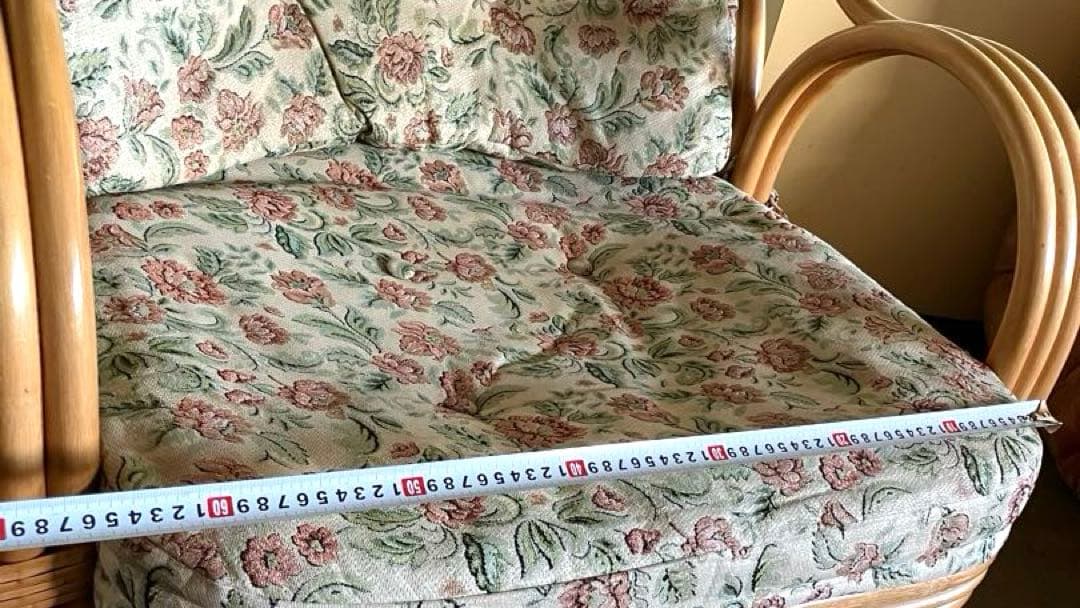 《座面が広い》ラタン 回転椅子　花柄クッション