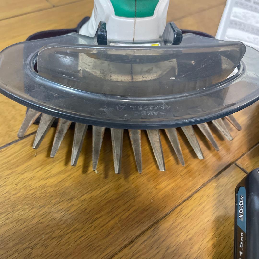 Makita 充電式芝刈り機 MUM600D