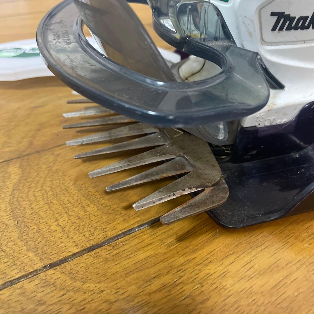 Makita 充電式芝刈り機 MUM600D