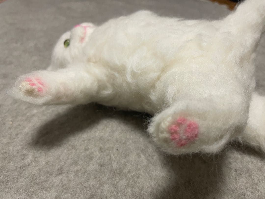 羊毛フェルト 猫　子猫　かわいい　ハンドメイド　ぬいぐるみ　置物　オブジェ