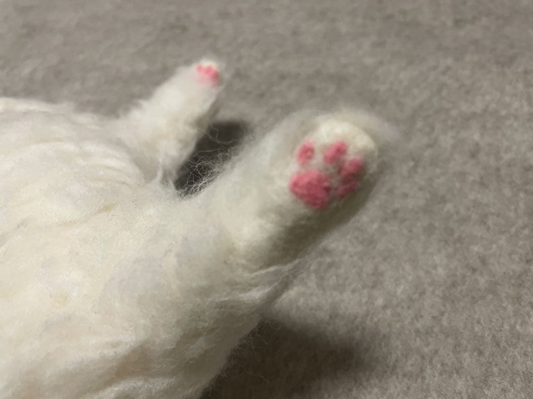 羊毛フェルト 猫　子猫　かわいい　ハンドメイド　ぬいぐるみ　置物　オブジェ