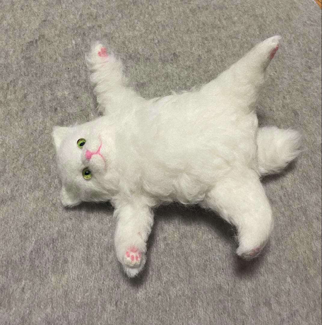 羊毛フェルト 猫　子猫　かわいい　ハンドメイド　ぬいぐるみ　置物　オブジェ