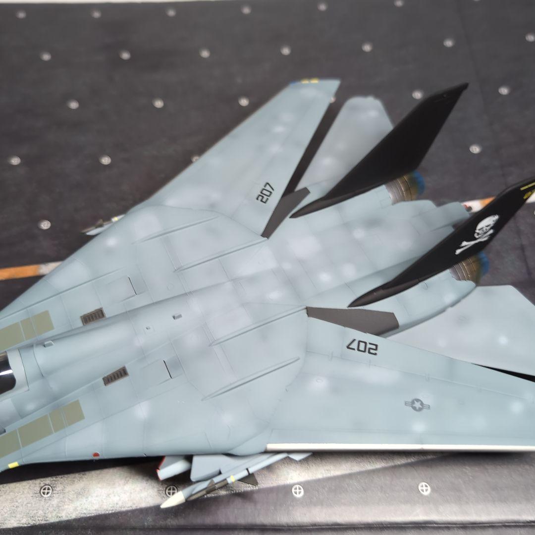 ハセガワ F-14Ａ トムキャット 1/72完成品　型番E-2