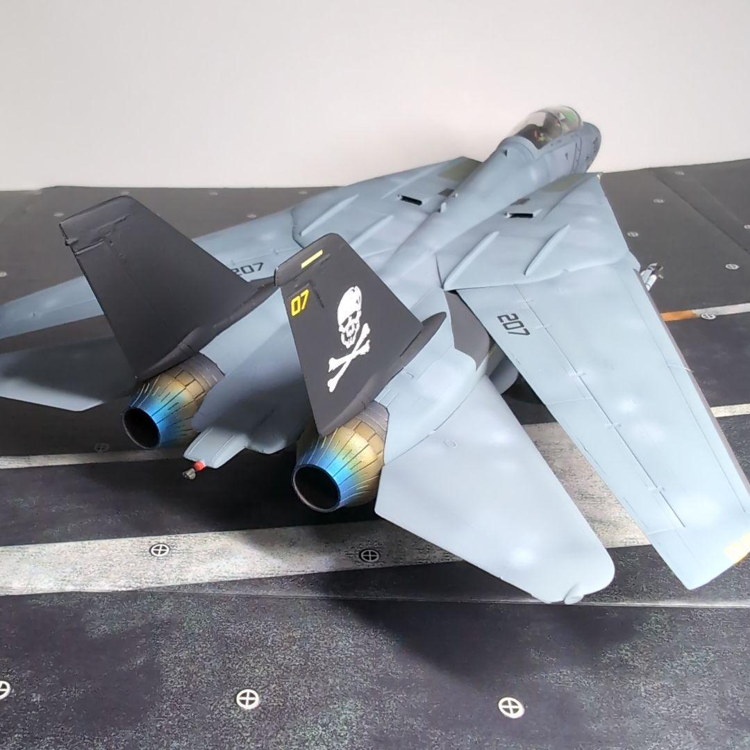 ハセガワ F-14Ａ トムキャット 1/72完成品　型番E-2