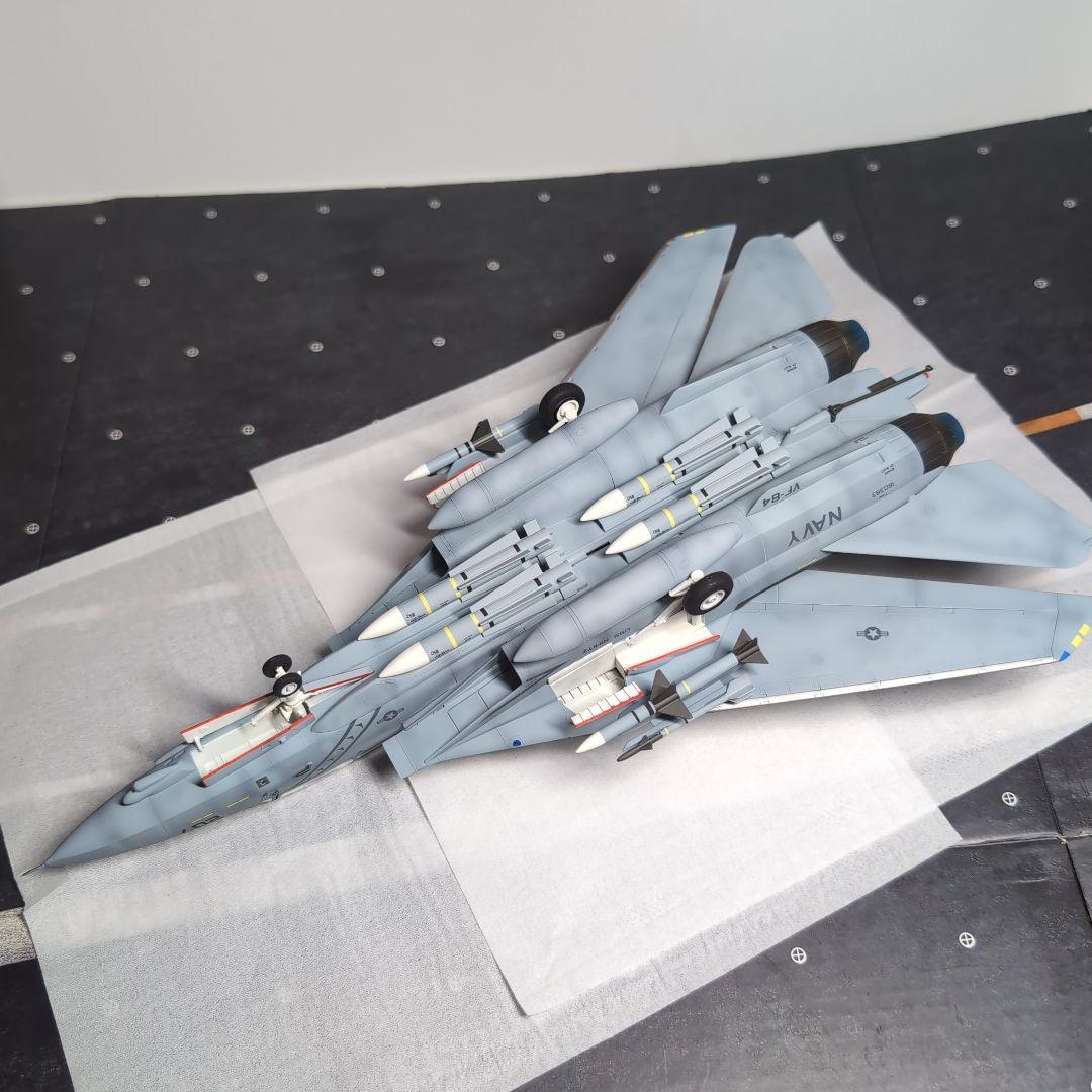 ハセガワ F-14Ａ トムキャット 1/72完成品　型番E-2