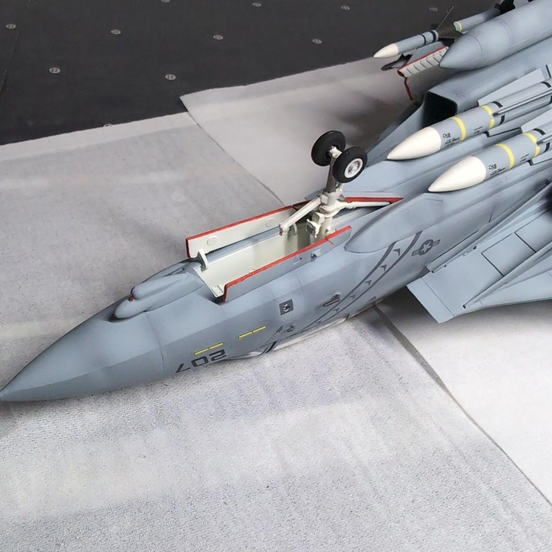 ハセガワ F-14Ａ トムキャット 1/72完成品　型番E-2