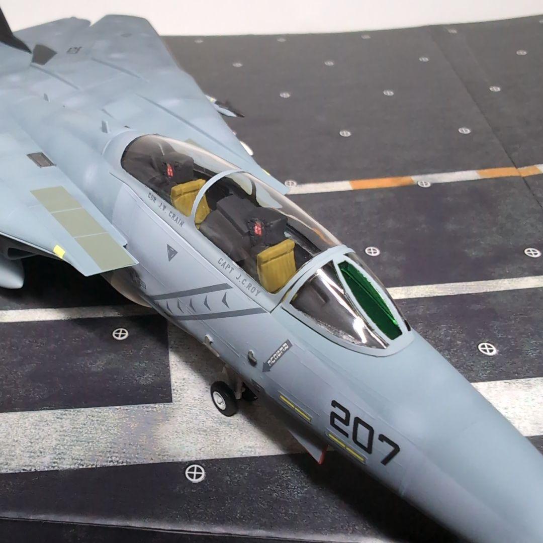 ハセガワ F-14Ａ トムキャット 1/72完成品　型番E-2