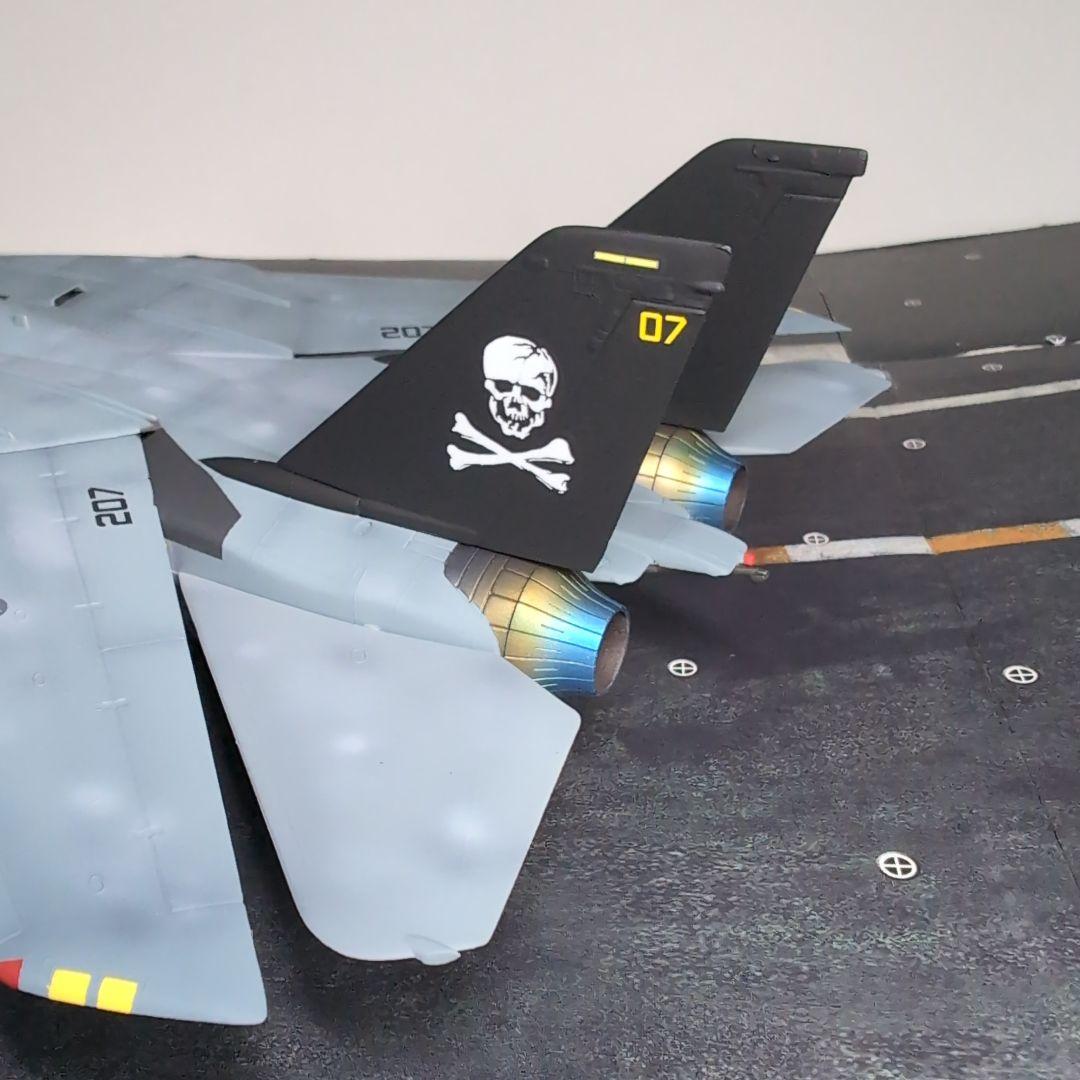 ハセガワ F-14Ａ トムキャット 1/72完成品　型番E-2