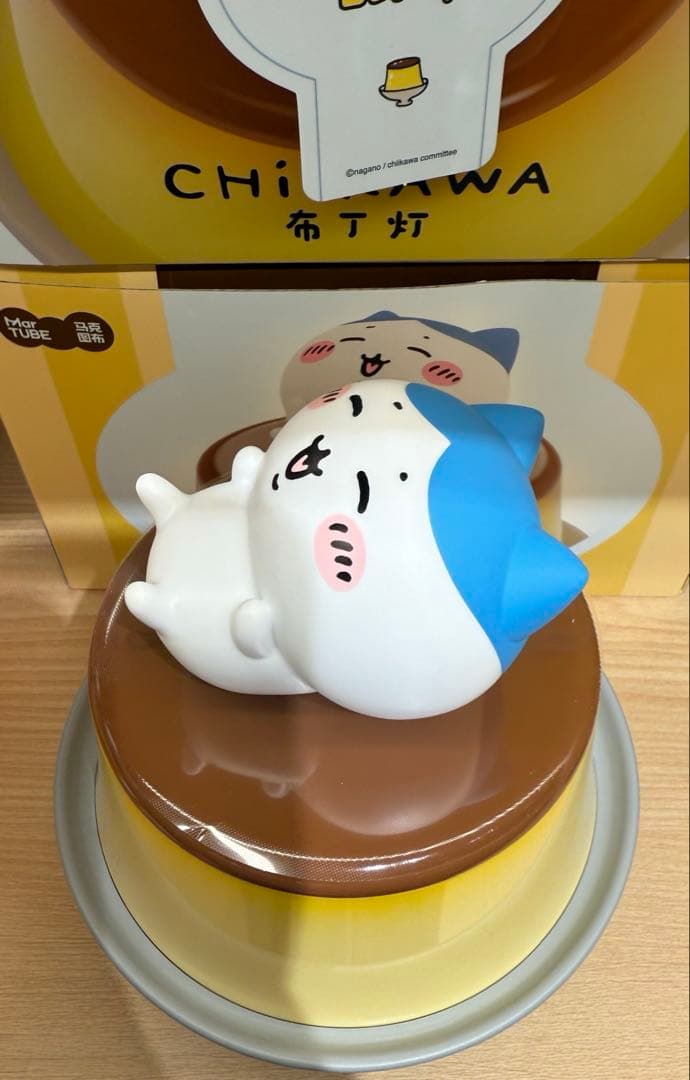 ちいかわ　中国限定　MARTUBE　 プリン　ライトスタンド　ハチワレ