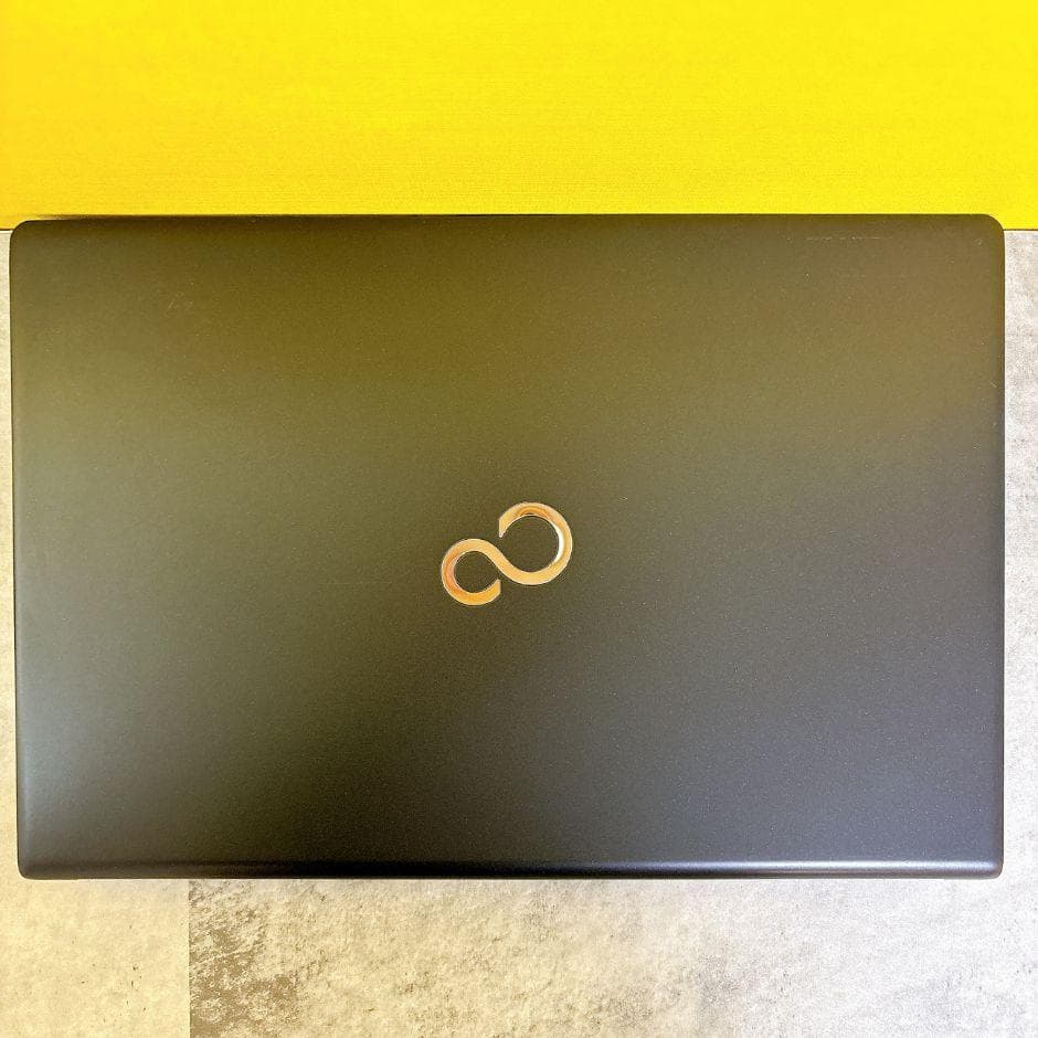 小型軽量❣ｉ5＆SSD搭載で快適✨カメラ付き フルHD 薄型 Windows11