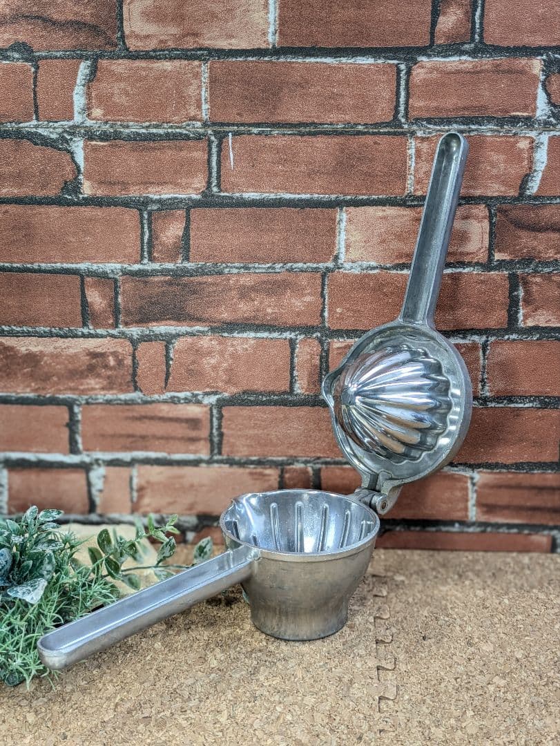 イタリア製 ヴィンテージ アルミ スクイーザー 柑橘絞り機