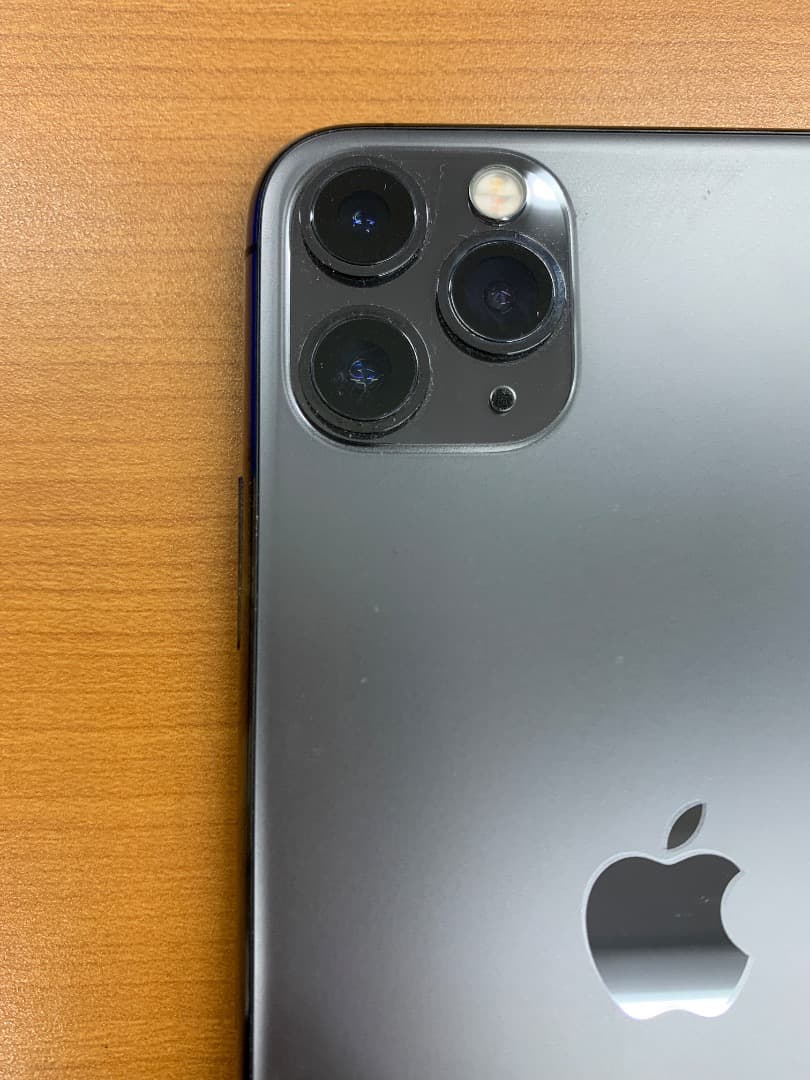 動作確認済 iPhone 11 Pro Max 64GB ID K4621
