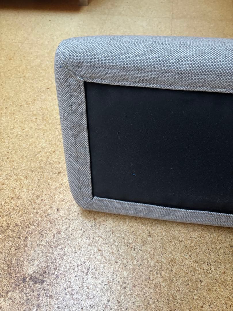 F*U様 カリモク　滑り止め付きの置きクッション