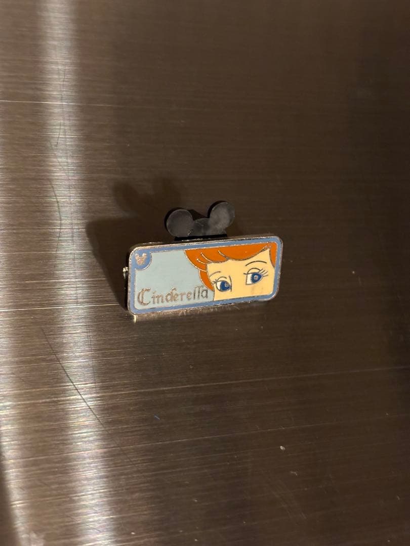 日本未発売 Disney バッジ 香港 海外限定 ミッキー ディズニー 37個