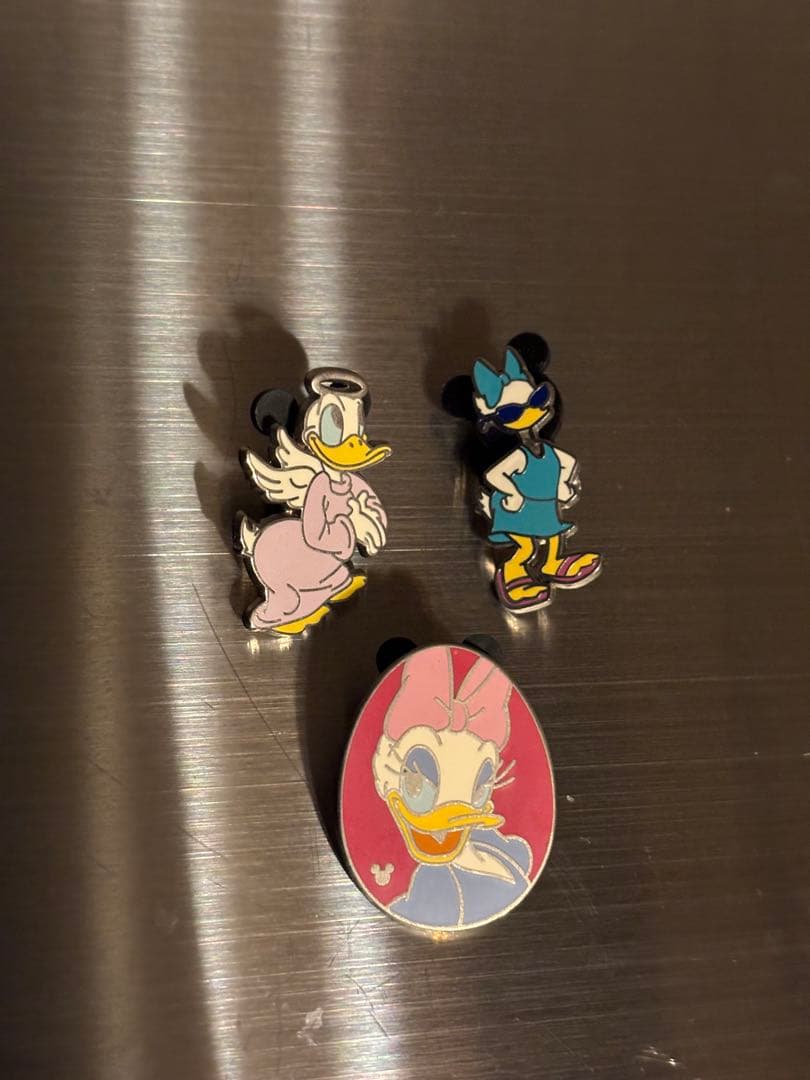 日本未発売 Disney バッジ 香港 海外限定 ミッキー ディズニー 37個
