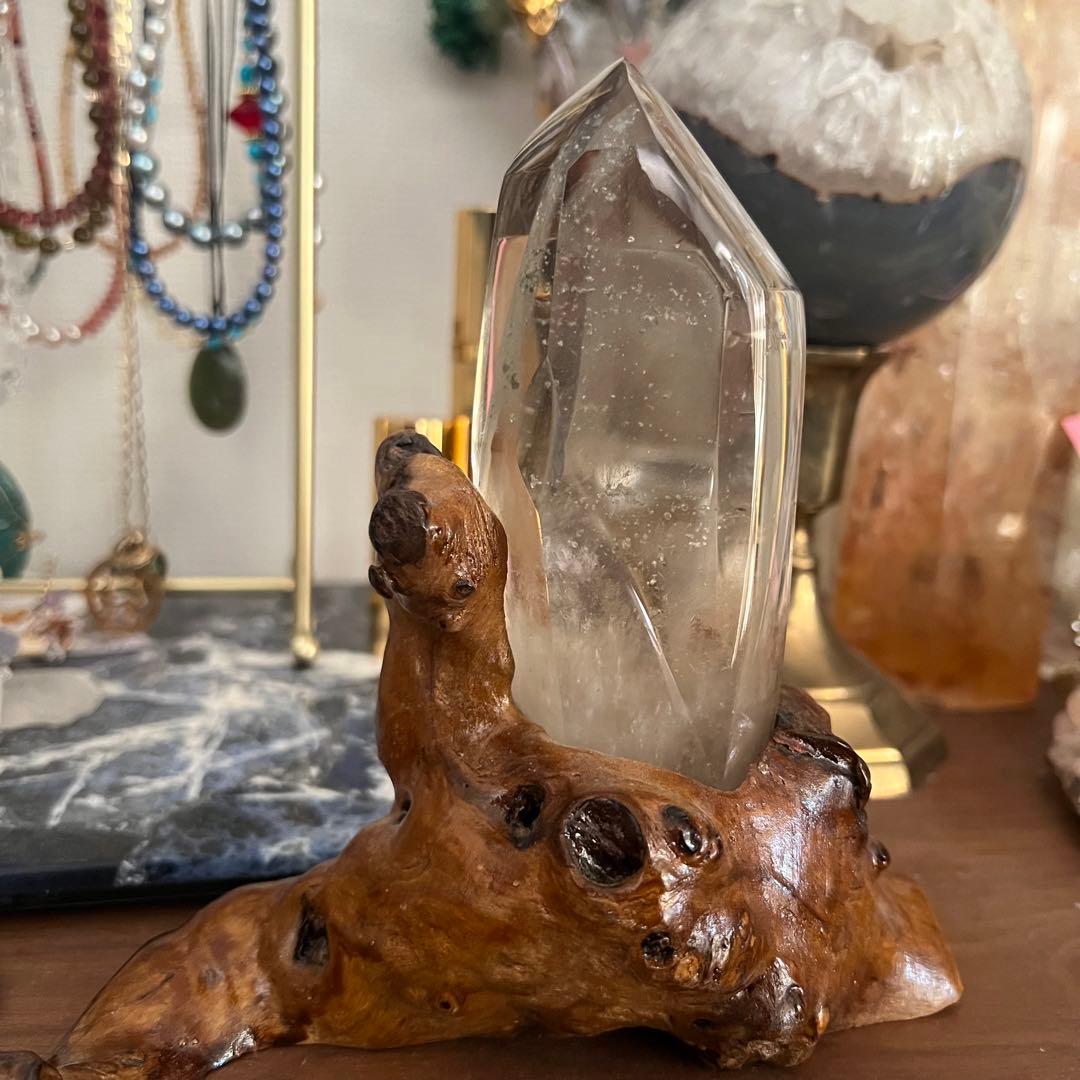 ファントムクォーツ　木製台座付き