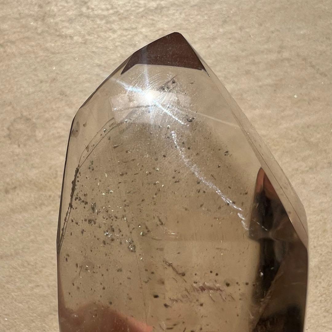 ファントムクォーツ　木製台座付き