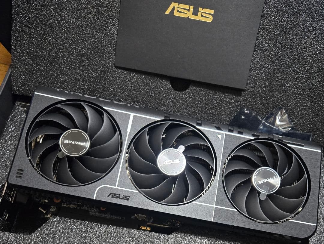 グラフィックボード・グラボ・ビデオカード ASUS Radeon RX 9070 XT 16GB oc