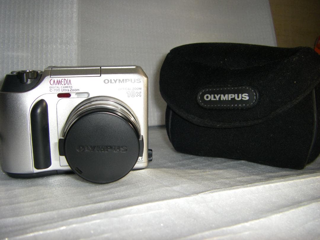 オリンパス中古デジタルカメラC-700 OLYMPUS 通電確認，メディア確認済