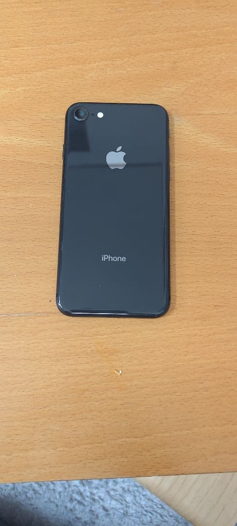 iPhone 8 ブラック iFaceケース付き