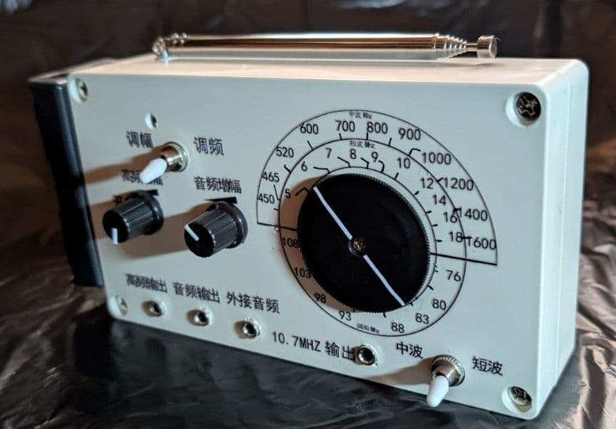 高感度ラジオ ３セットとシグナルジェネレーター　 FM・MW・SW 対応 セット