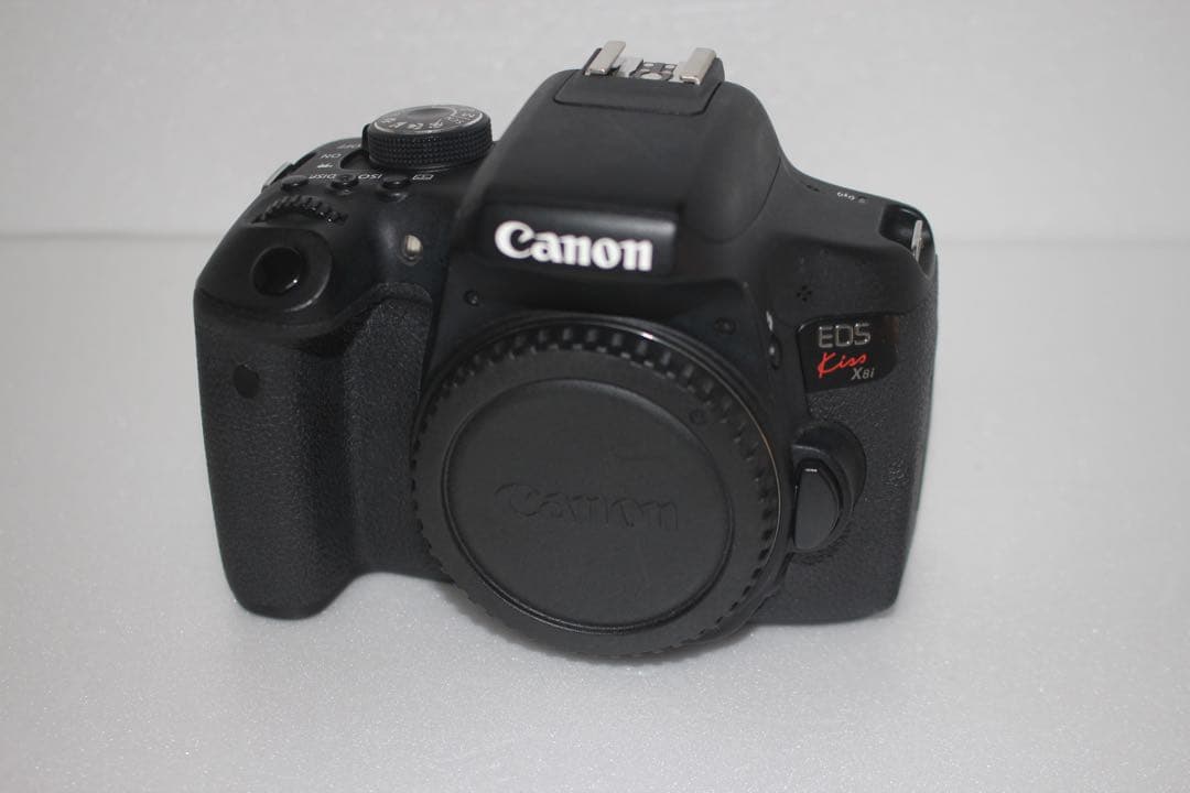 一眼レフカメラcanon kiss x8i 標準&望遠&単焦点レンズセット