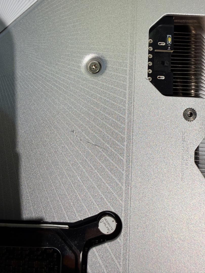 GIGABYTE 5080 AORUS MASTER ICE 16G (傷あり)