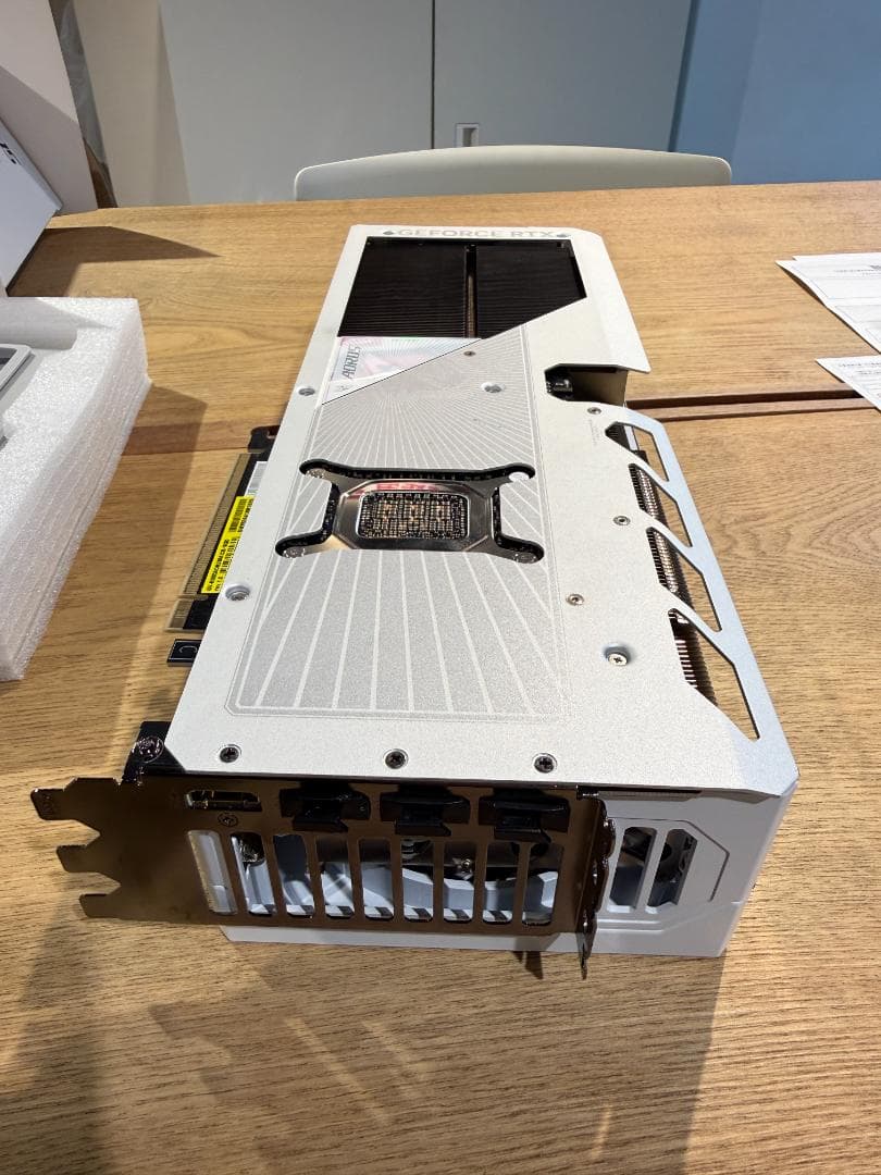 GIGABYTE 5080 AORUS MASTER ICE 16G (傷あり)