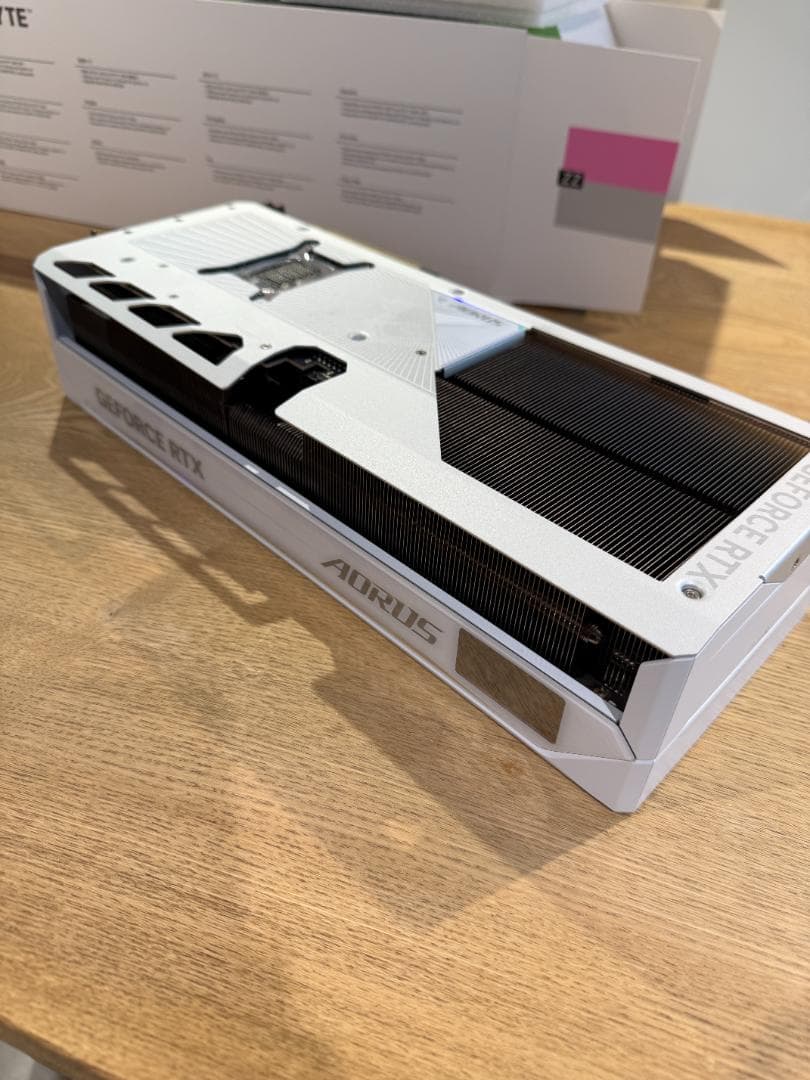 GIGABYTE 5080 AORUS MASTER ICE 16G (傷あり)