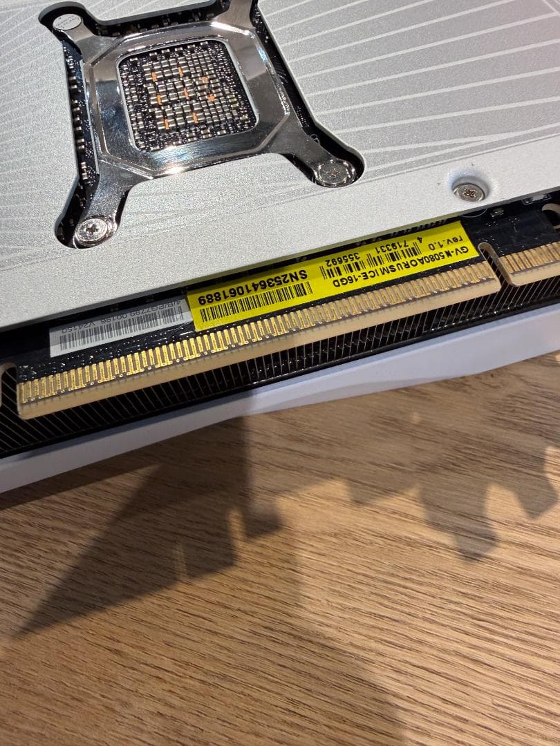 GIGABYTE 5080 AORUS MASTER ICE 16G (傷あり)
