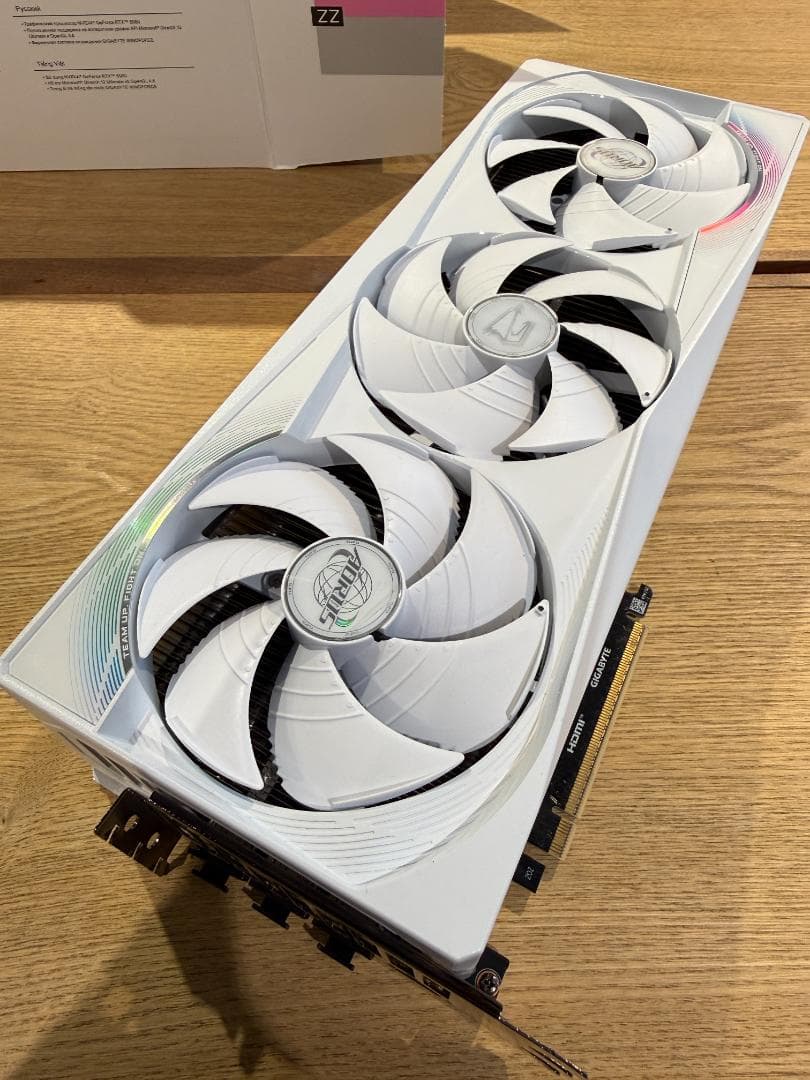 GIGABYTE 5080 AORUS MASTER ICE 16G (傷あり)