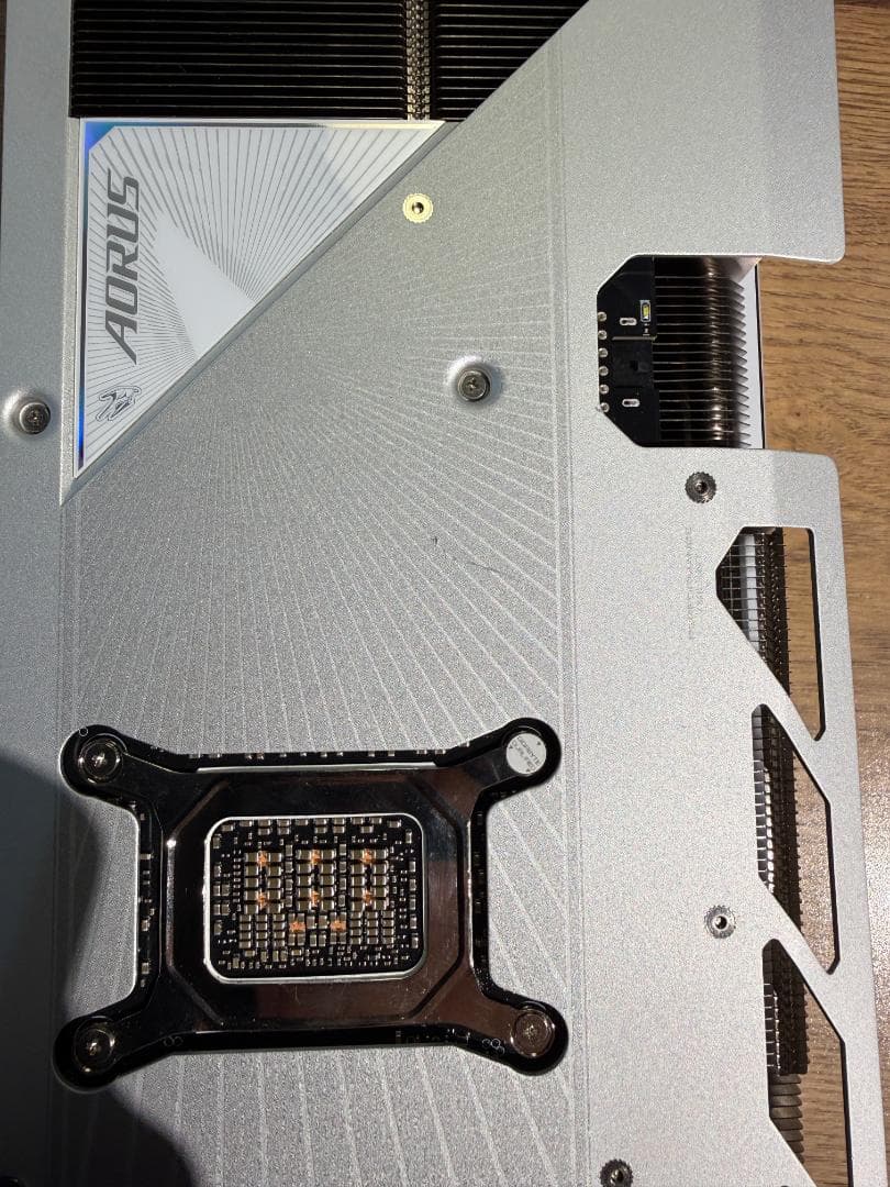 GIGABYTE 5080 AORUS MASTER ICE 16G (傷あり)