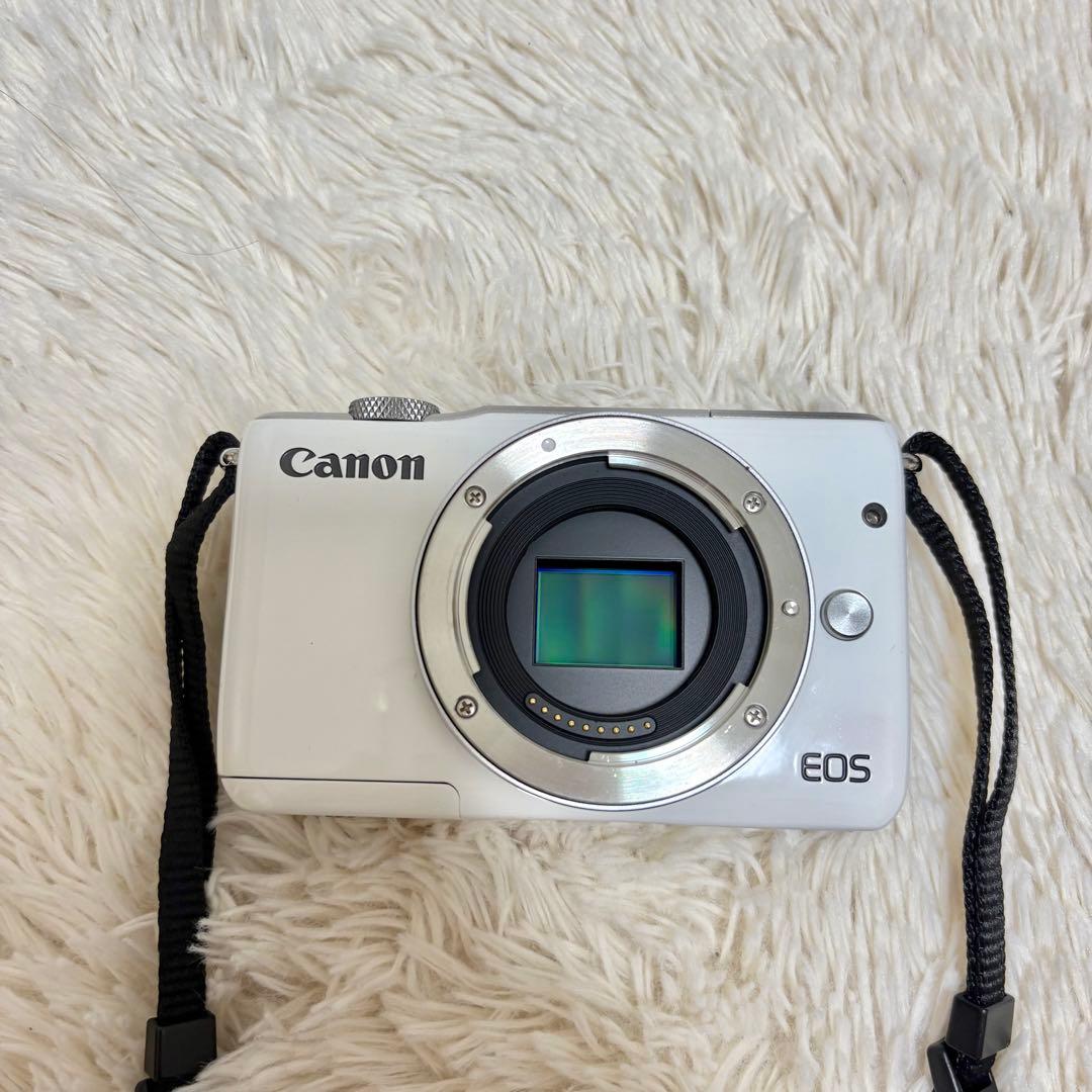 Canon EOS M10 ダブルズームキット ホワイト