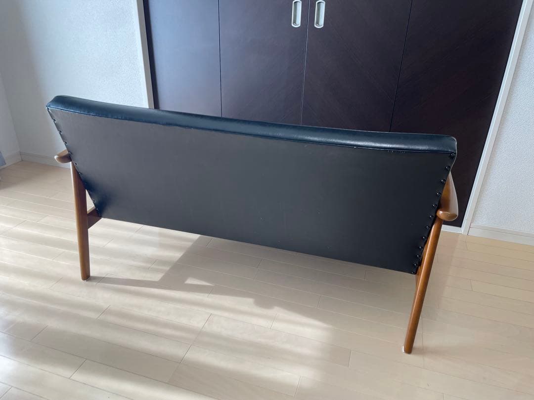 カリモク60 Kチェア　2シーター　スタンダードブラック