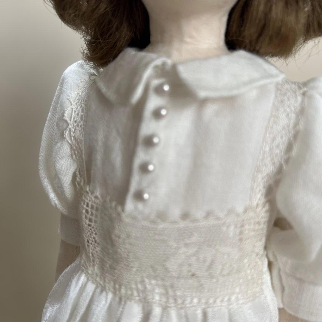 rosycraft_doll 白いコーデで 帽子とバスケットを添えて