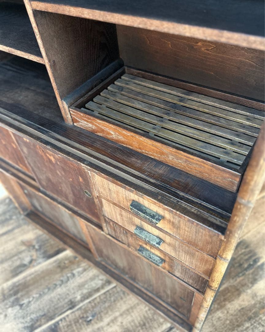 昭和初期 古家具 木製収納棚 食器棚 修理前 現状渡し リメイクベース