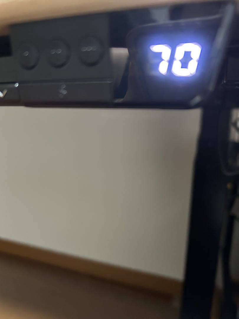 オカムラ　スイフト　自動昇降テーブル