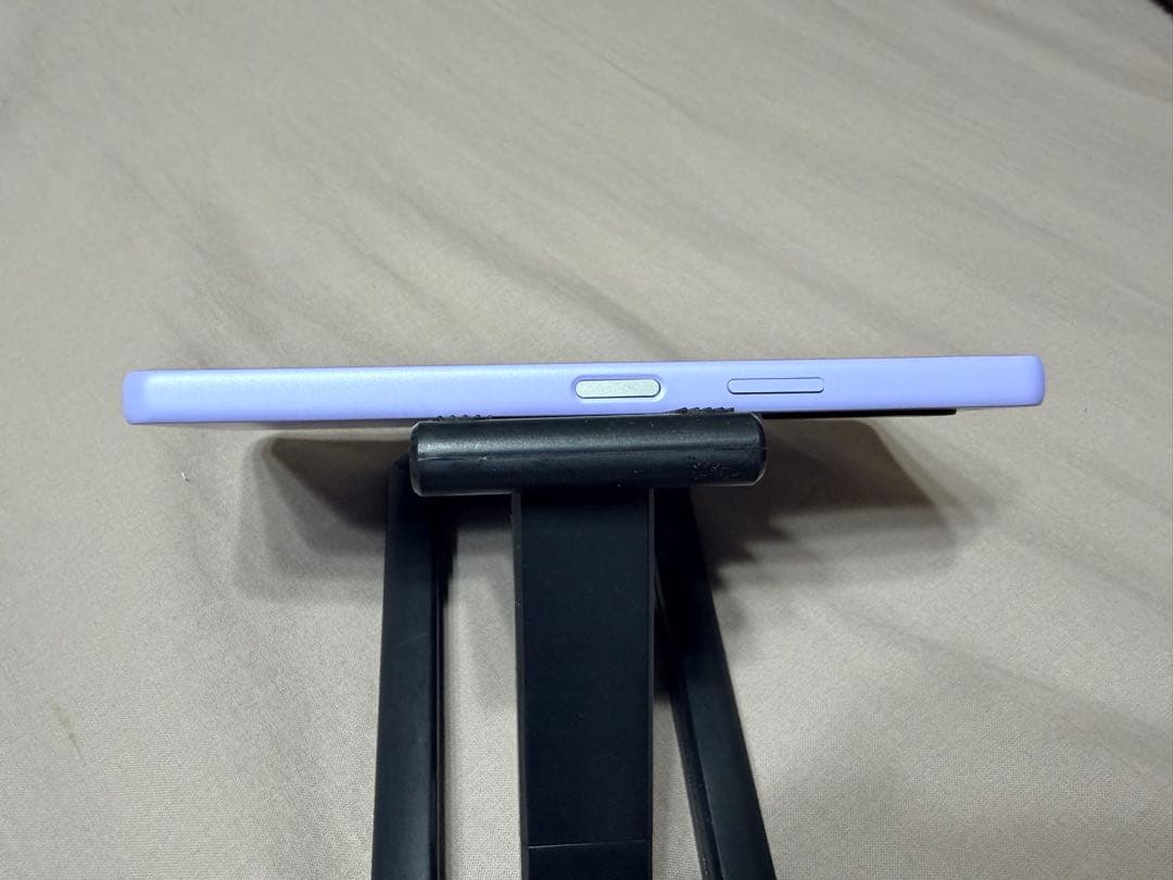 SONY Xperia パープル トリプルカメラ