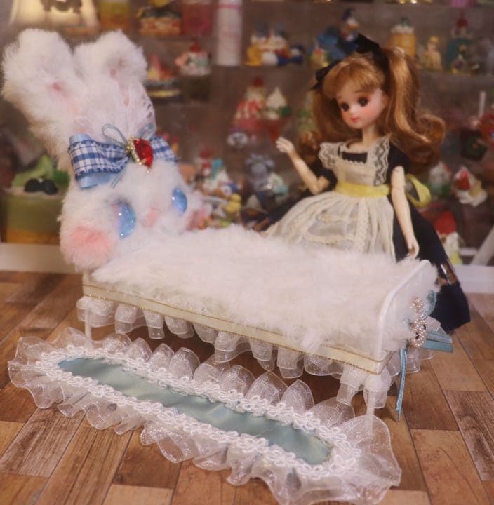 うさぎ　ドールベッド　1/12  ドールハウス　ブライス　リカちゃん　オビツ11